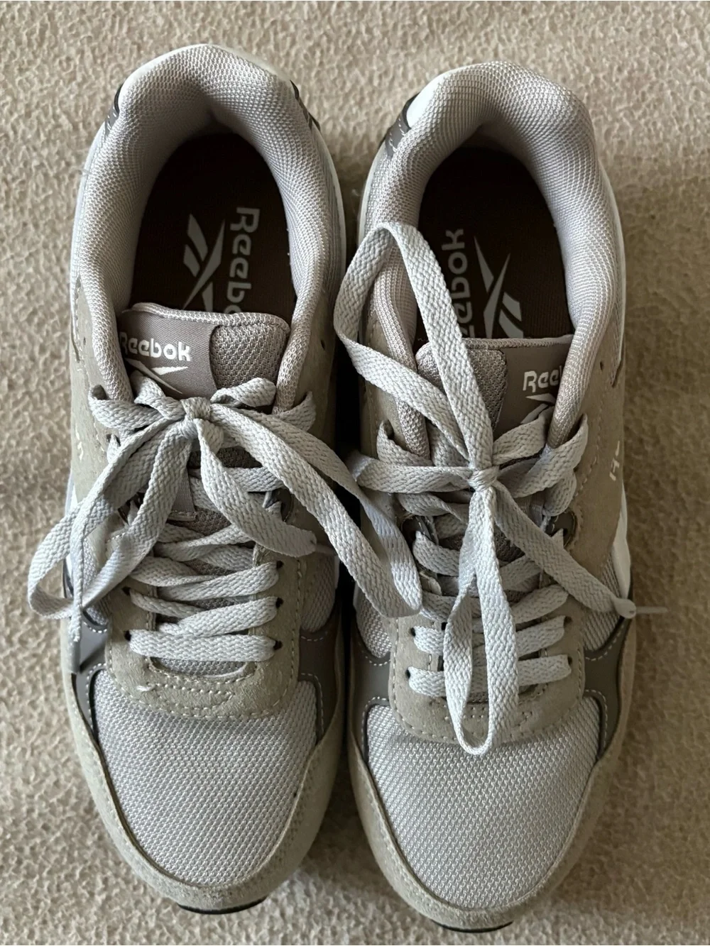 Men’s Reebok beige sneakers